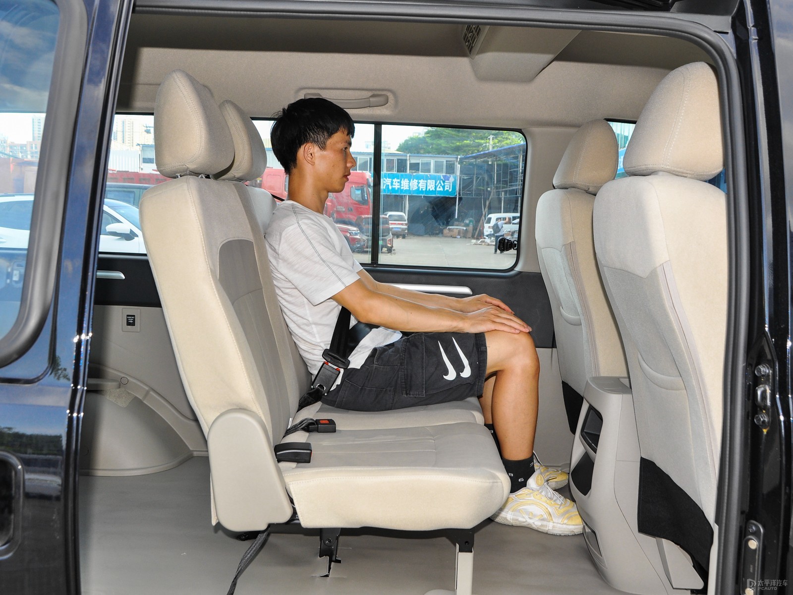 菱智M5EV 2021款 客運版 舒適型 7座空間